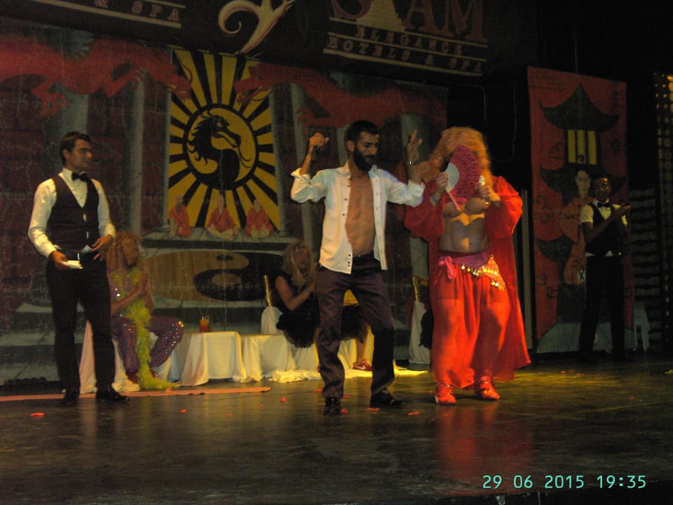 Animateur Umut Özkan Gül ist ein toller Artist Siam Elegance Hotels & Spa