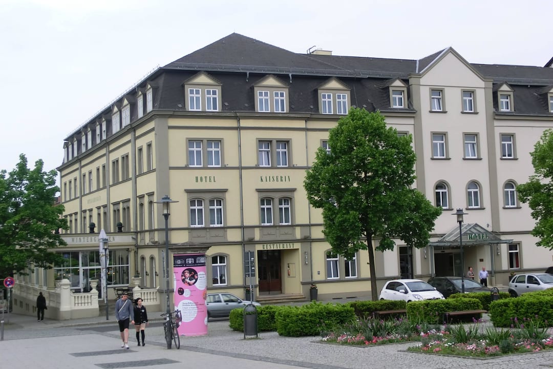 Blick vom Bahnhof auf das Hotel Hotel Kaiserin Augusta