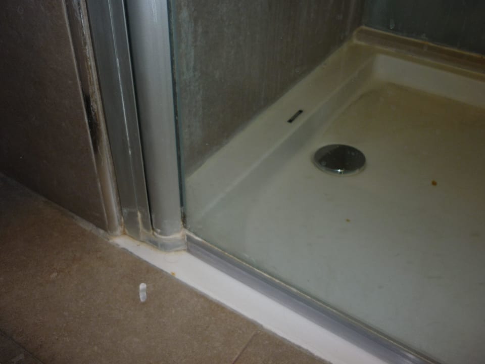 Das war die Dusche bevor sie von uns benutzt wurde Barceló Santiago - Adults Only