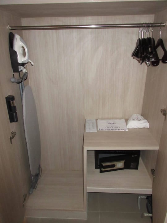 Schrank Hotel Mercure Bangkok Siam