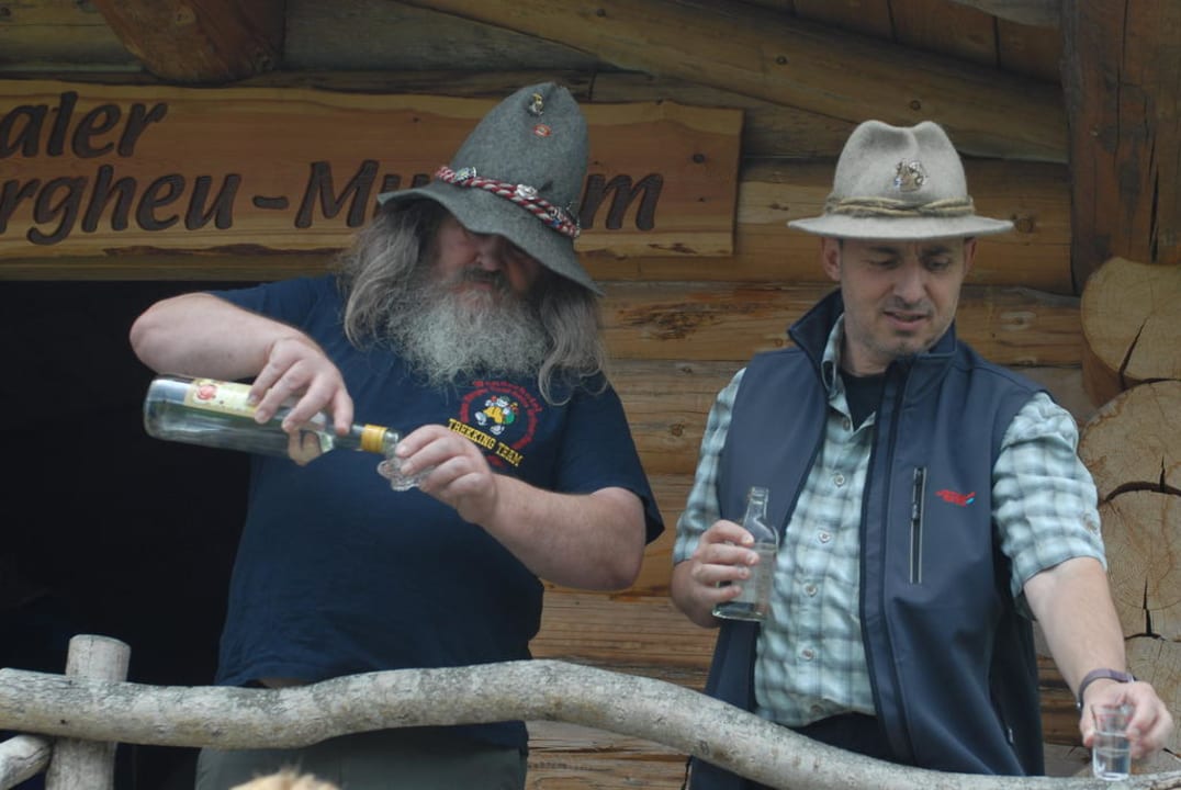 Robert und Hermann unsere Tourguides Superior Wanderhotel Grüner Baum
