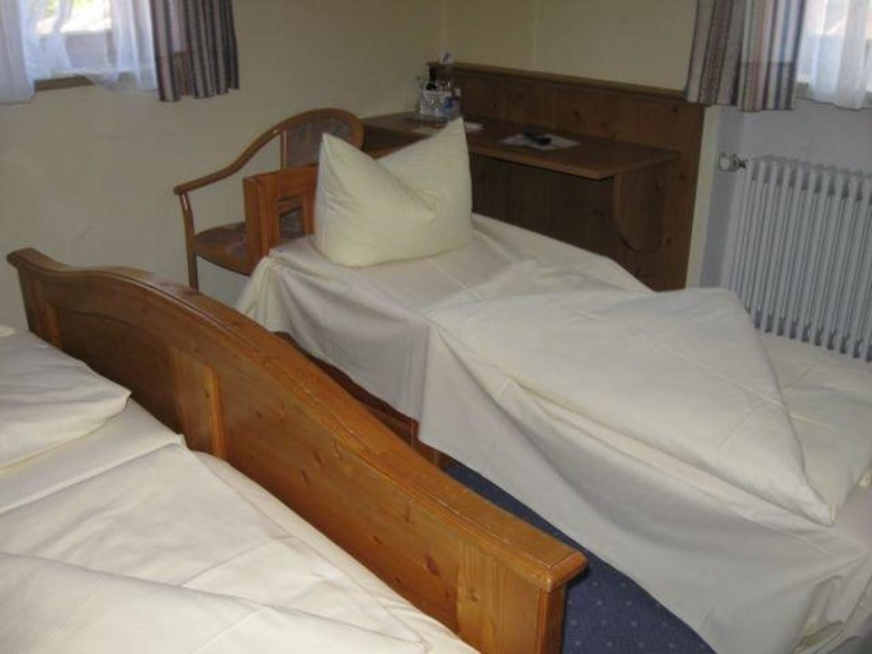 Zustellbett für Kind Hotel Vier Jahreszeiten