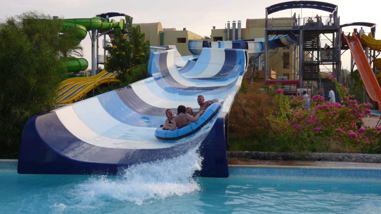 Pontony Titanic Beach Spa & Aqua Park