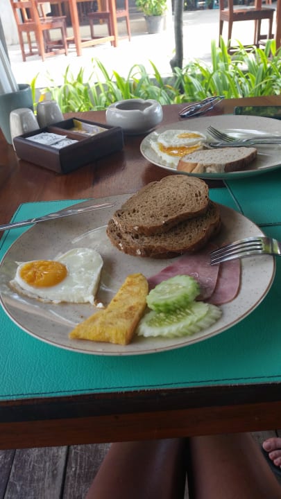 Frühstück The Fair House Beach Resort