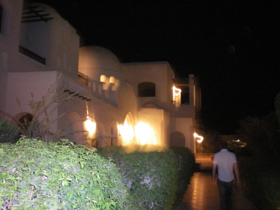 Hotelanlage bei Nacht Arabella Azur Resort