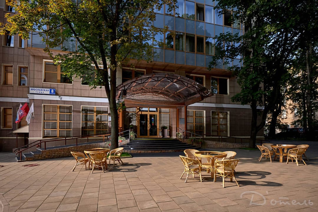 Главный вход Design Hotel