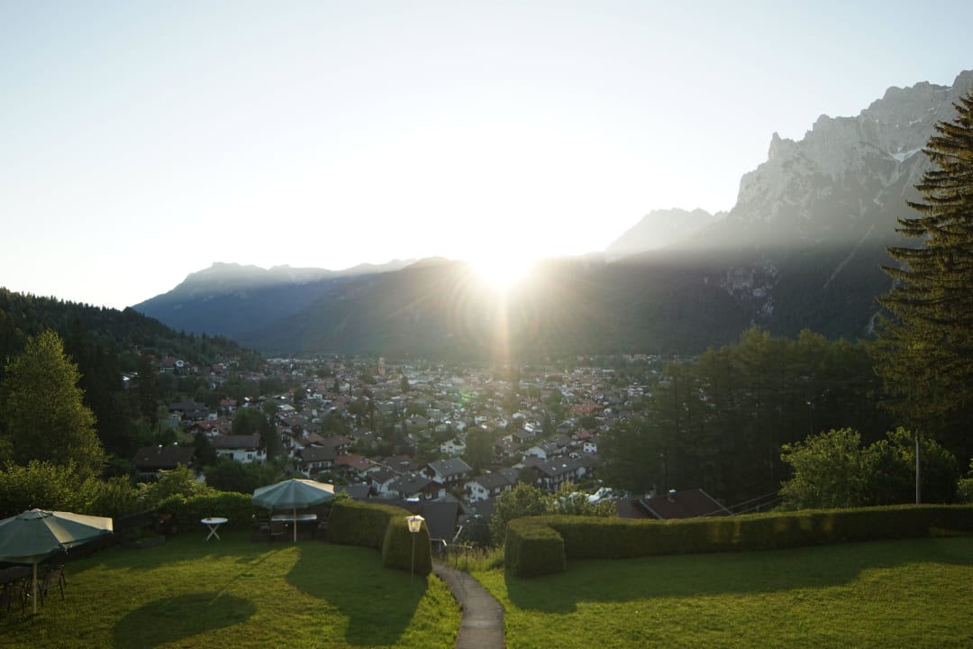 Sonnenaufgang am Karwendel vom Balkon zu sehen Ferienwohnungen Haus am Hochwald