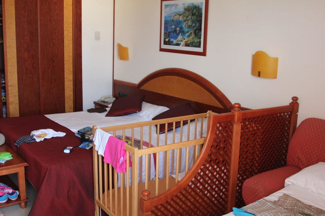 Mit Kinderbett genügend Platz! CM Playa del Moro