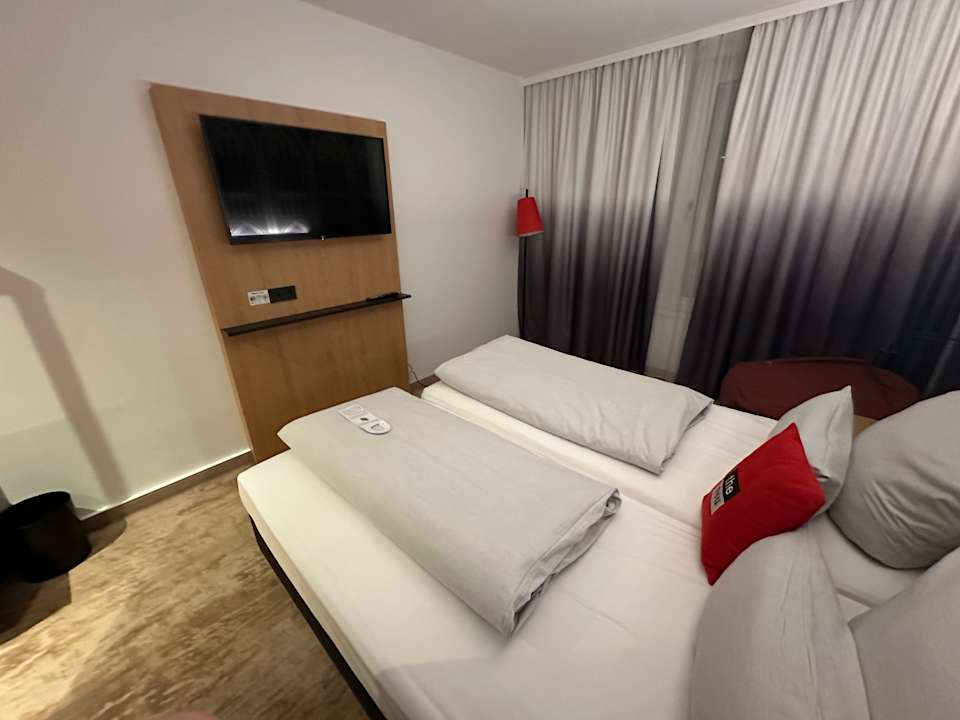 Zimmer Holiday Inn - the niu, Sparrow Regensburg