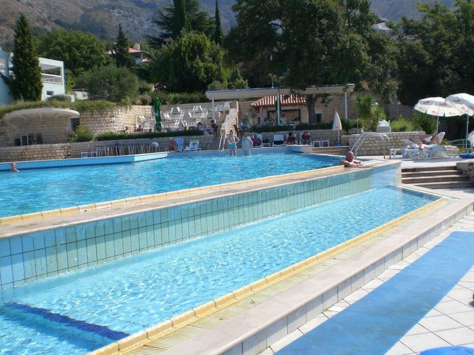Pool mit Restaurant Hotel Orphee