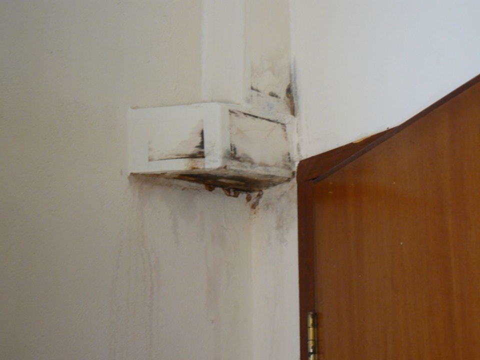 Die Wand des Badezimmers Filitheyo Island Resort