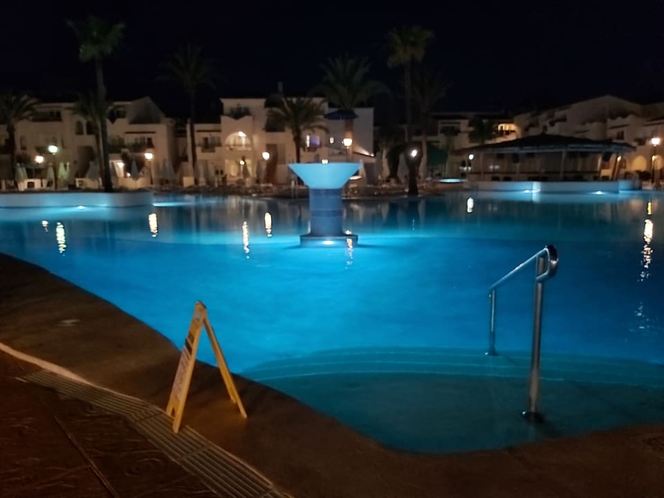 Pool Globales Bouganvilla