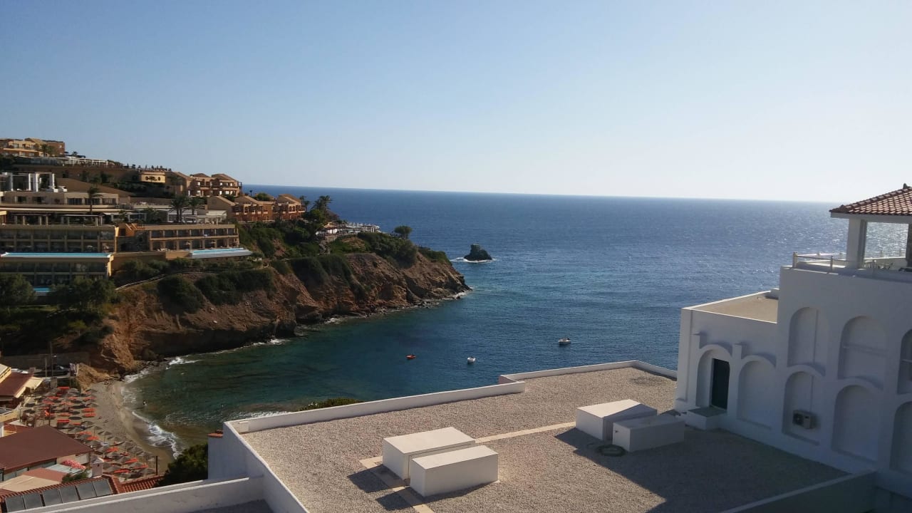 Widok z balkonu Peninsula Resort & Spa