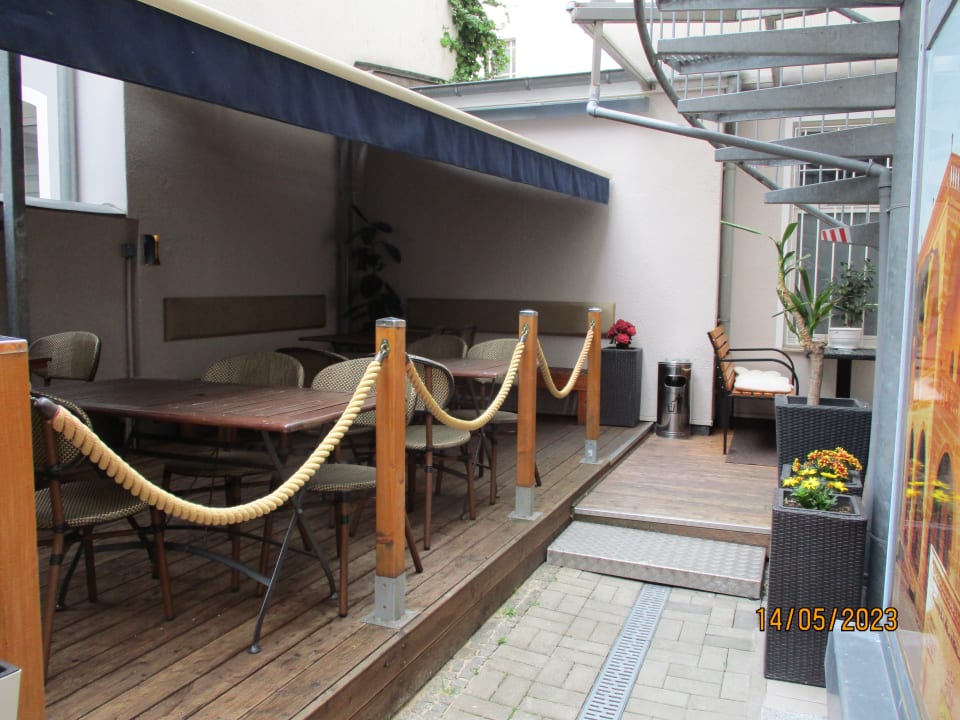 Gartenanlage Hotel Prens Berlin