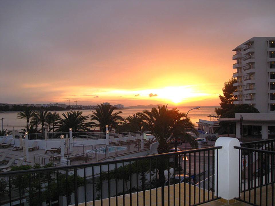 Sundown Hotel Osiris