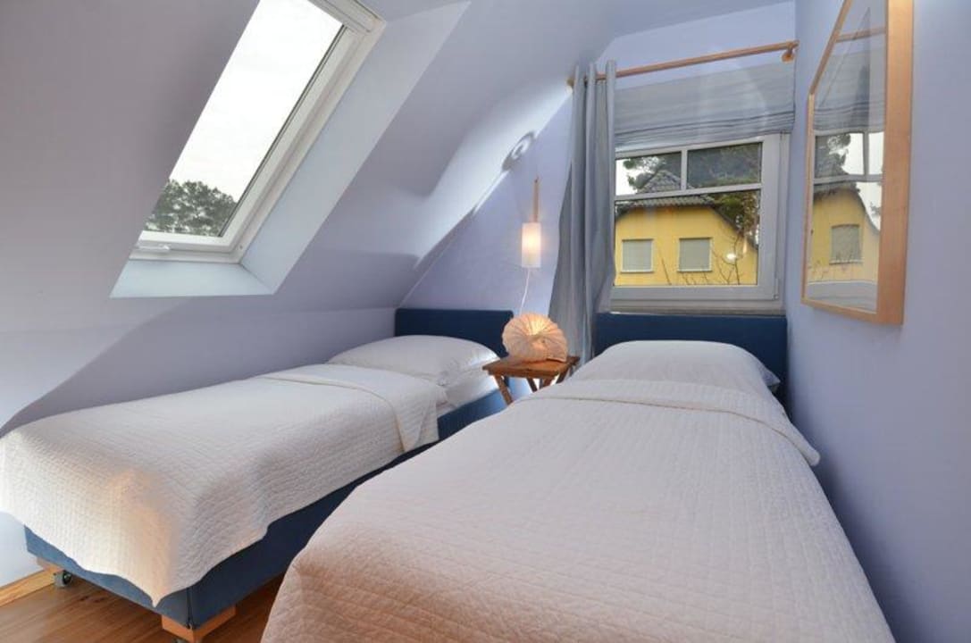 Das 2. Schlafzimmer mit den zwei Einzelbetten. Haus Baabinchen