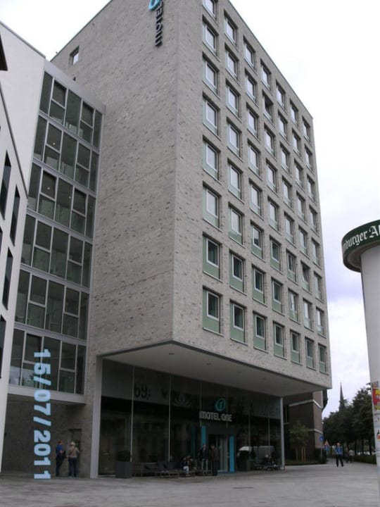 Außenansicht Motel One Hamburg am Michel