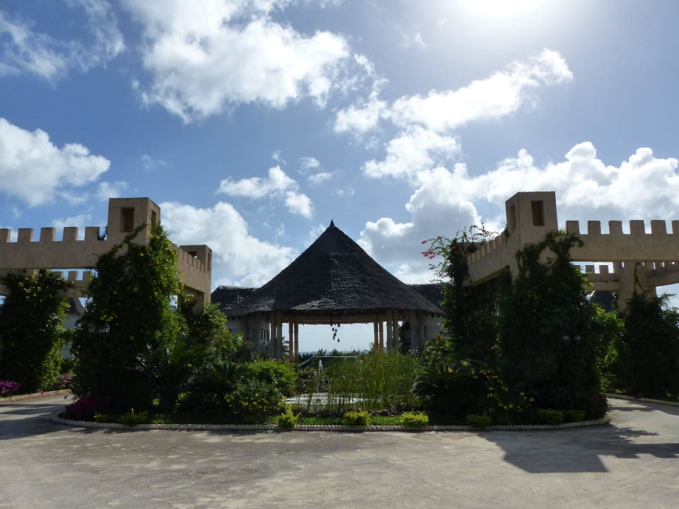 Großzügig gestaltet und sehr schön Royal Zanzibar Beach Resort