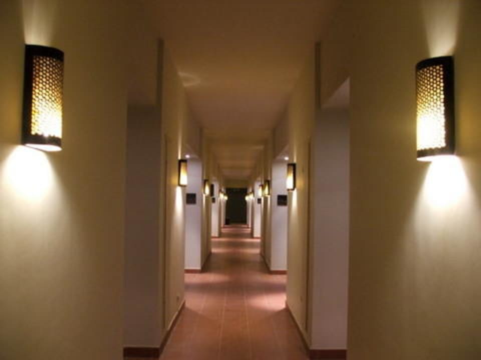 Hall Reef Oasis Beach Resort