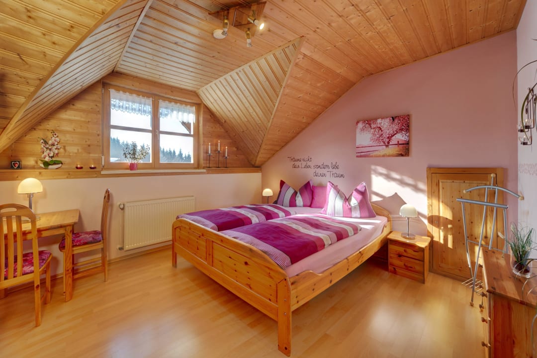 Schlafzimmer 2 Ferienwohnung Christina