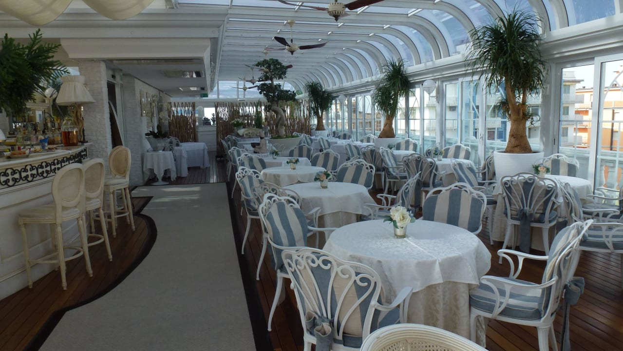 Bar und Frühstücksraum Hotel Italia Palace