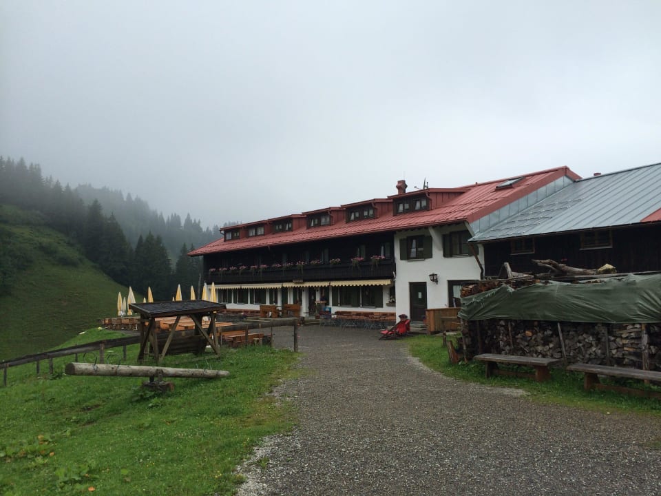 Zurück von der Wanderung Berggasthof Falkenhütte