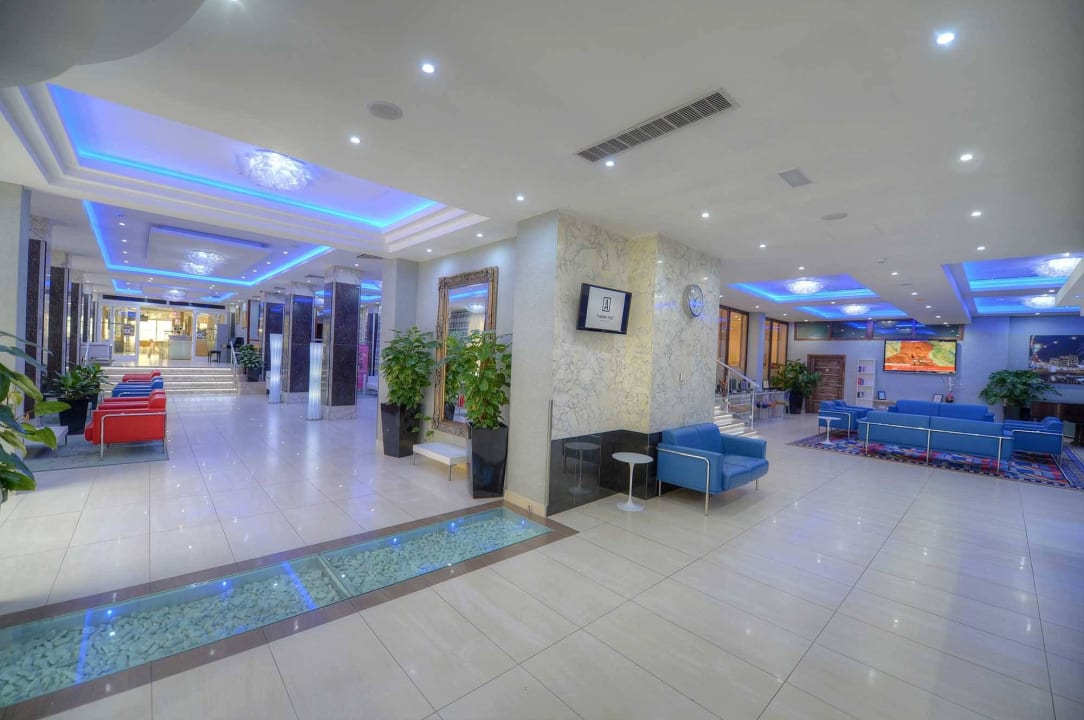 Lobby Alexandra Hotel