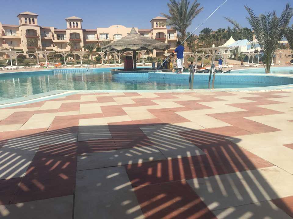 Pool Pensée Royal Garden Beach Resort