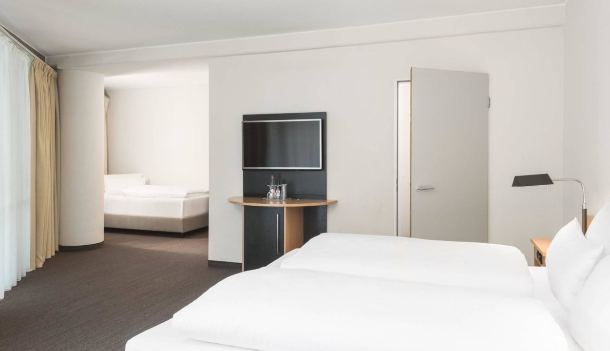 Standard Room - 3 People Hotel NH Düsseldorf City