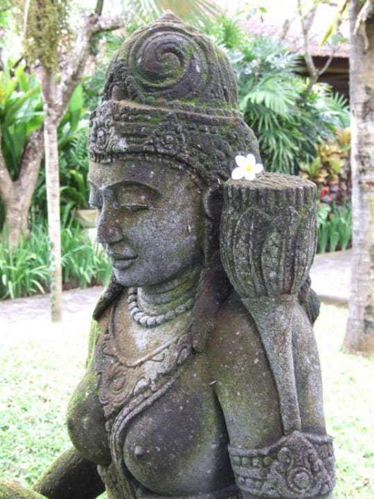 Gartendeko Puri Santrian