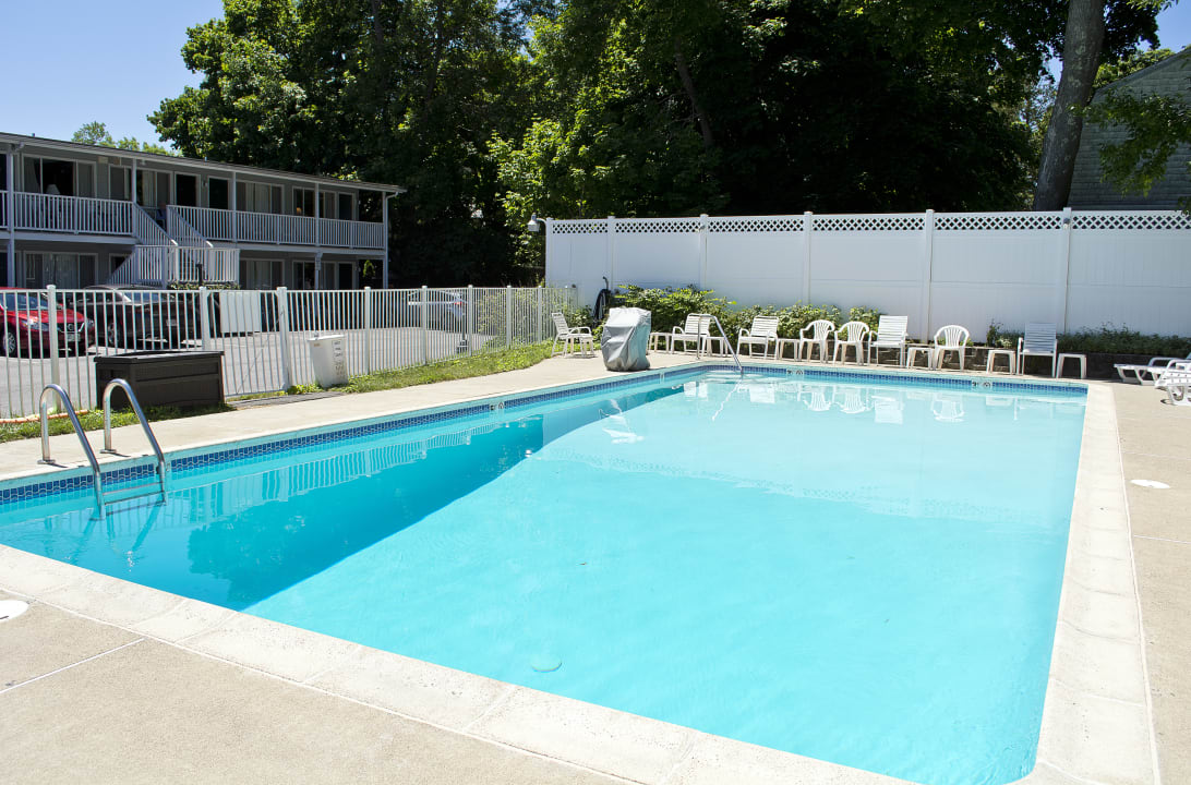 Pool Bar Harbor Villager Motel