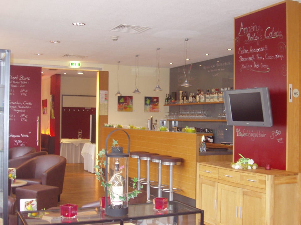 Barbereich der Panoramalounge Alpenglühn Hotel Bayern Vital