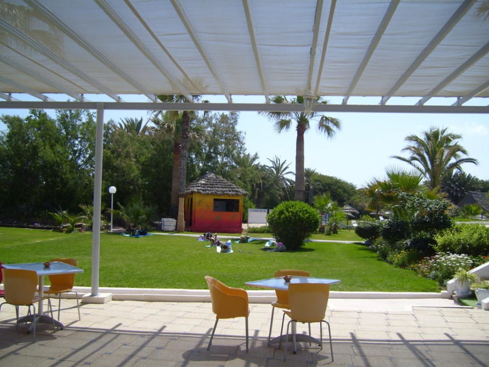 Yoga im Garten Calimera One Resort Jockey