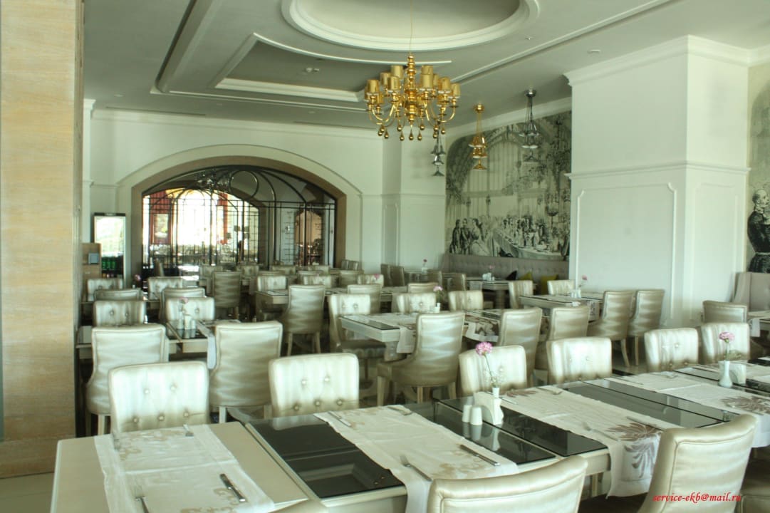 Ресторан Густо Hotel Delphin Imperial