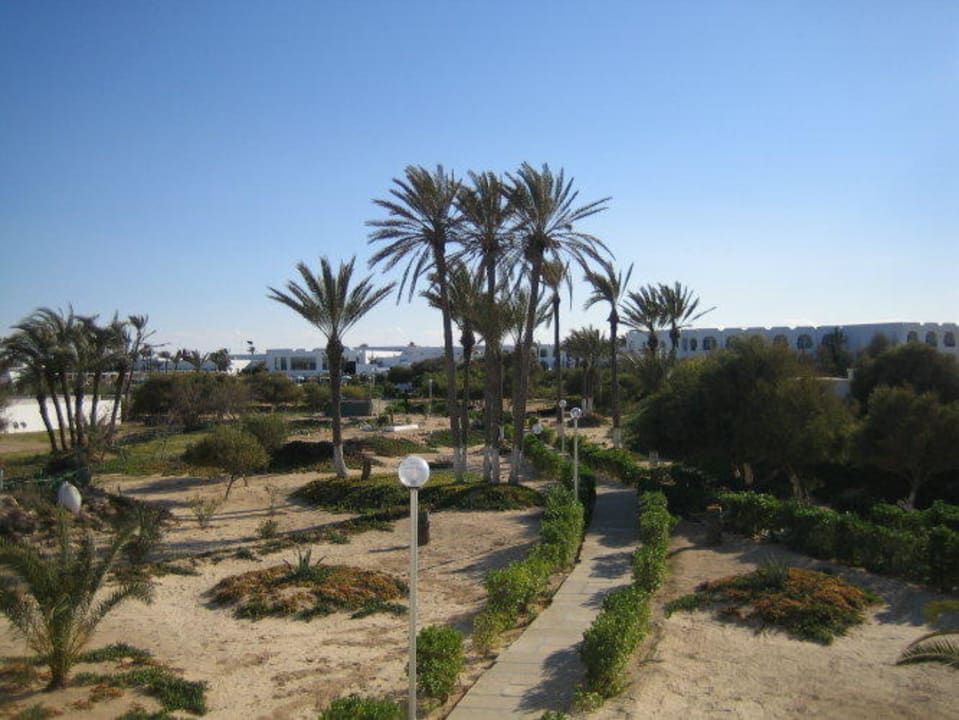 Blick aus einem Zimmer auf ein Teil der Anlage! Djerba Sun Beach Hotel & Spa
