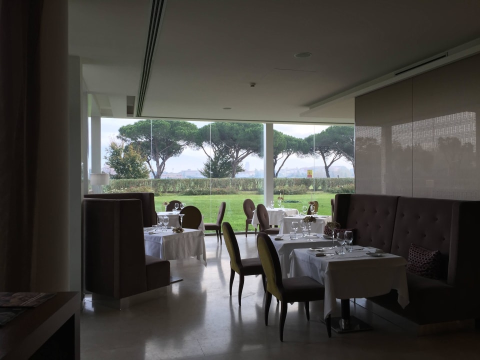 Restaurant Pisa Tower Plaza