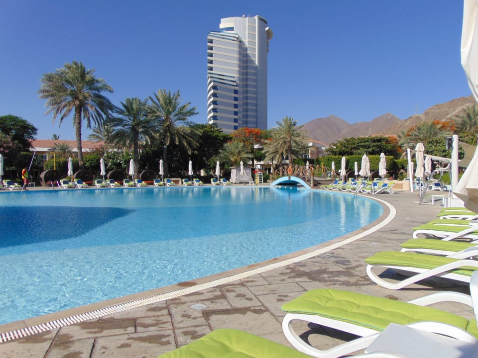 Pool Fujairah Rotana Resort & Spa