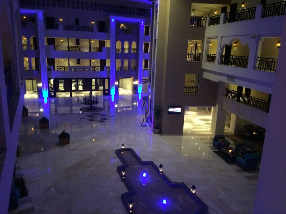 Blick zum Eingang Steigenberger ALDAU Beach Hotel