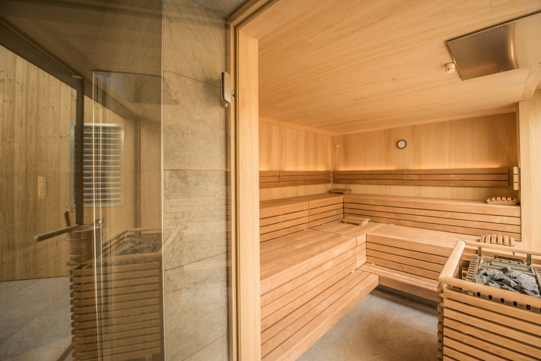 Sport & Freizeit Alpenrose's Dining & Living