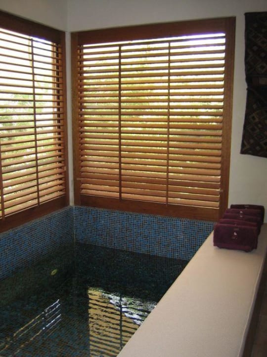 Al Maha, SPA, einer der Whirlpools Al Maha, A Luxury Collection Desert Resort & Spa