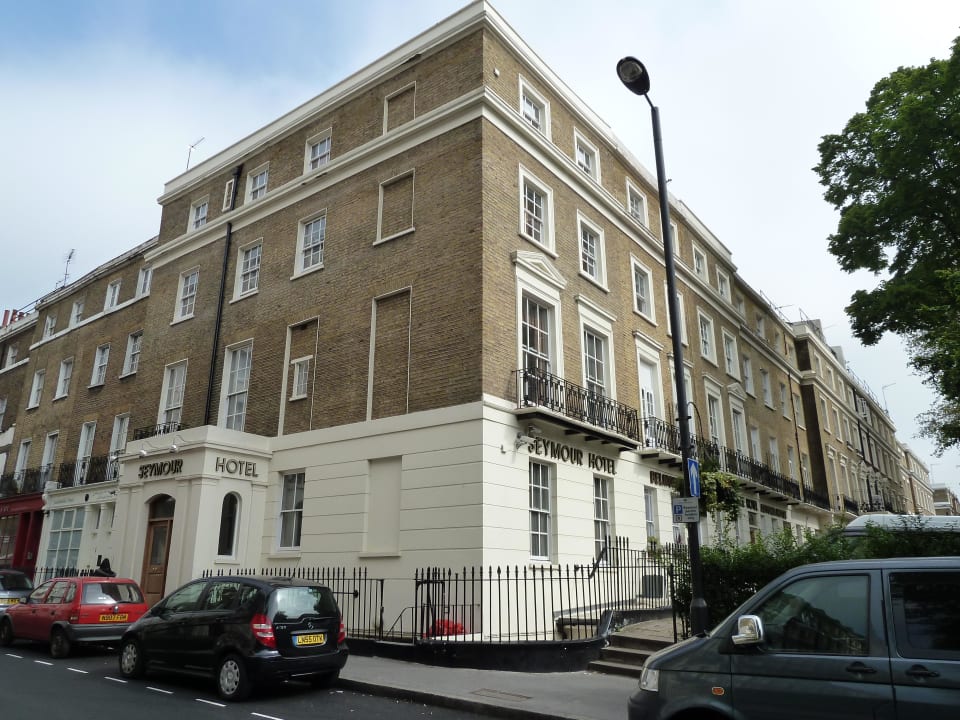 Hotel. Zimmer 206 rechte Seite, 1. OG ganz links Hotel Seymour