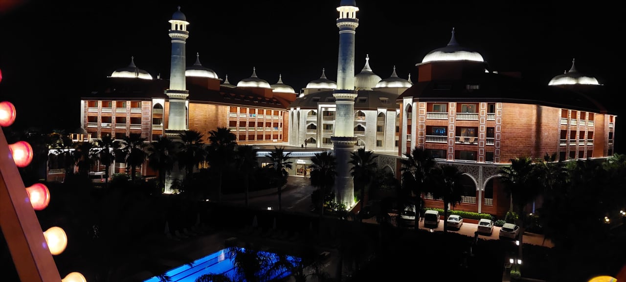 Außenansicht Royal Taj Mahal Hotel