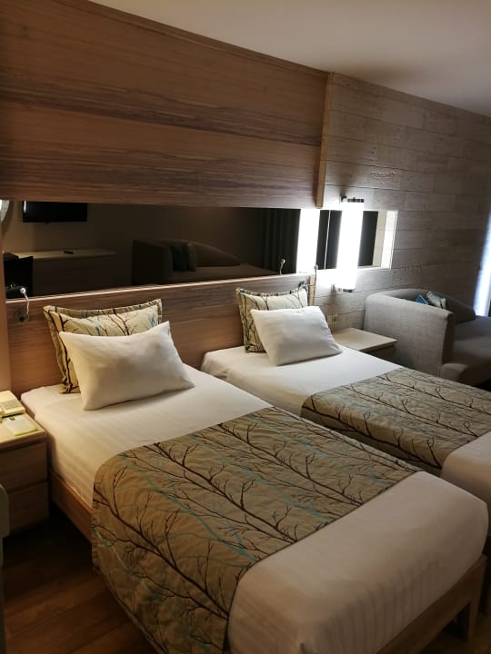 Zimmer Melas Resort Hotel