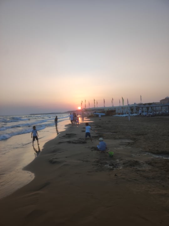 Strand Dream World Aqua Hotel