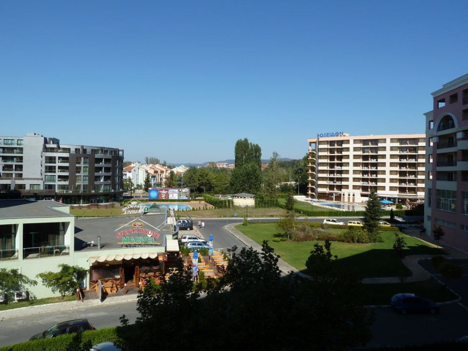 Ausblick nach rechts Zimmer 2416 DIT Majestic Beach Resort