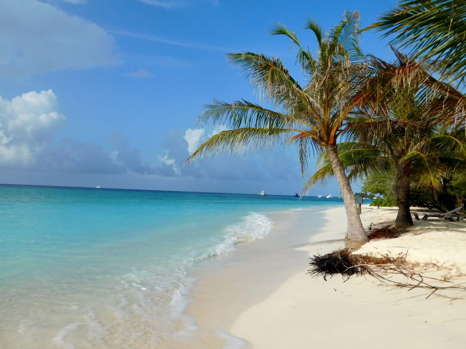 Strand Kuredu Island Resort & Spa