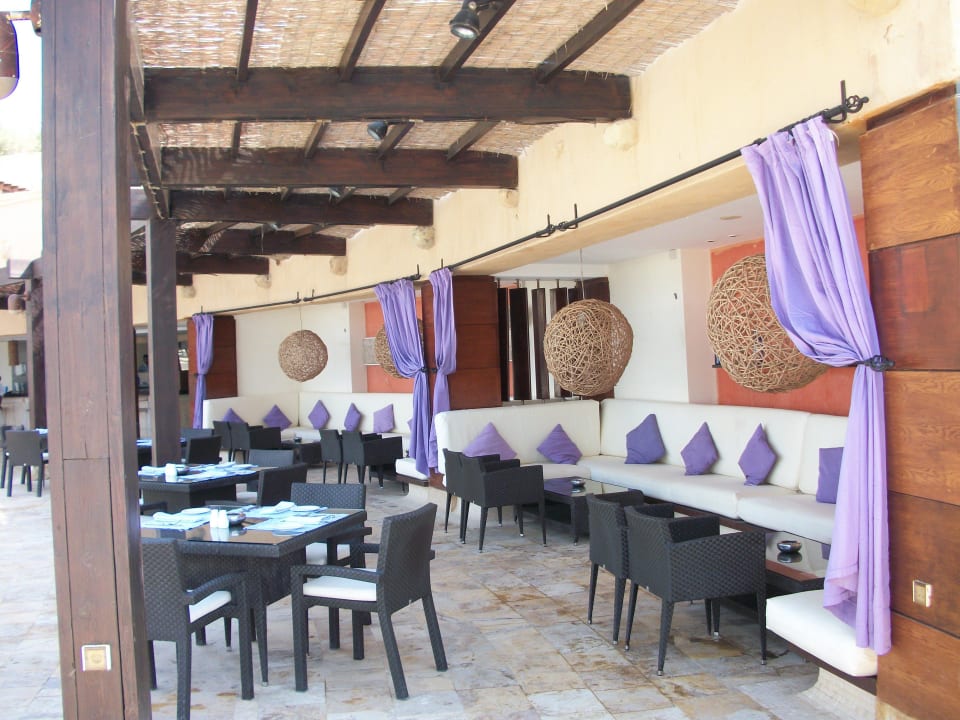 Gehört zur 2. Poolanlage Mövenpick Resort & Spa Dead Sea