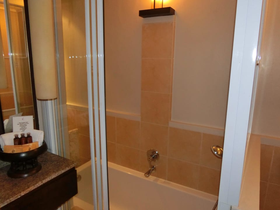 Bad mit Dusche Khao Lak Merlin Resort