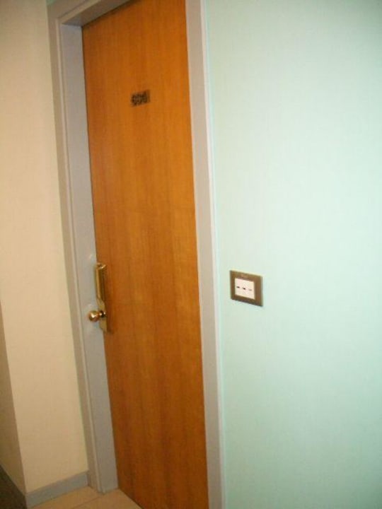 Tür zum Zimmer Hotel Calypso Beach