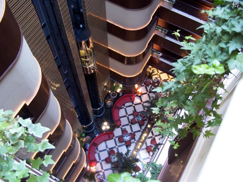 Innenhof Lotus Retreat Hotel